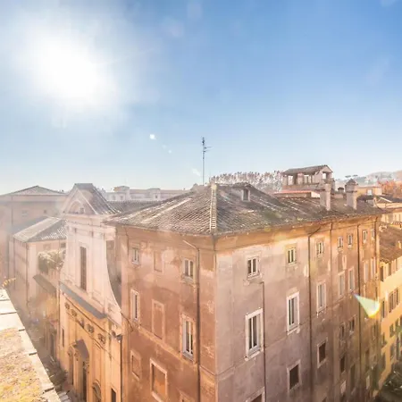 Spacious 2br In The Historic Center アパート