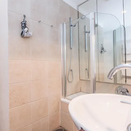 Spacious 2br In The Historic Center *