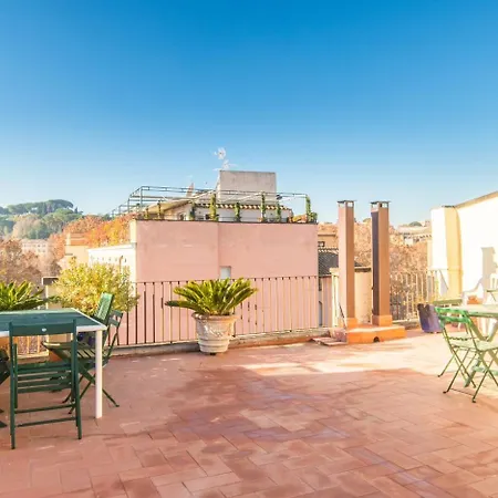 Spacious 2br In The Historic Center Róma