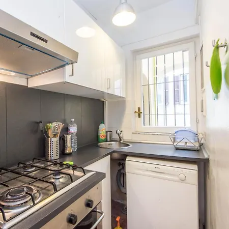 Apartman Spacious 2br In The Historic Center Róma