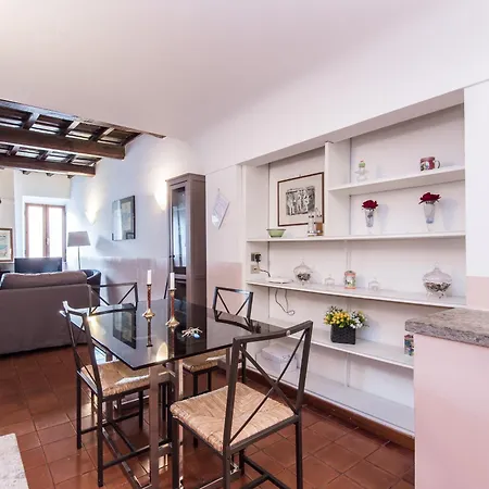 Spacious 2br In The Historic Center Apartman Róma