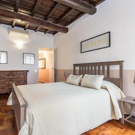 Spacious 2br In The Historic Center * ローマ