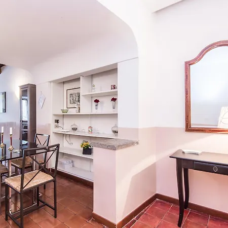 Spacious 2br In The Historic Center Apartman